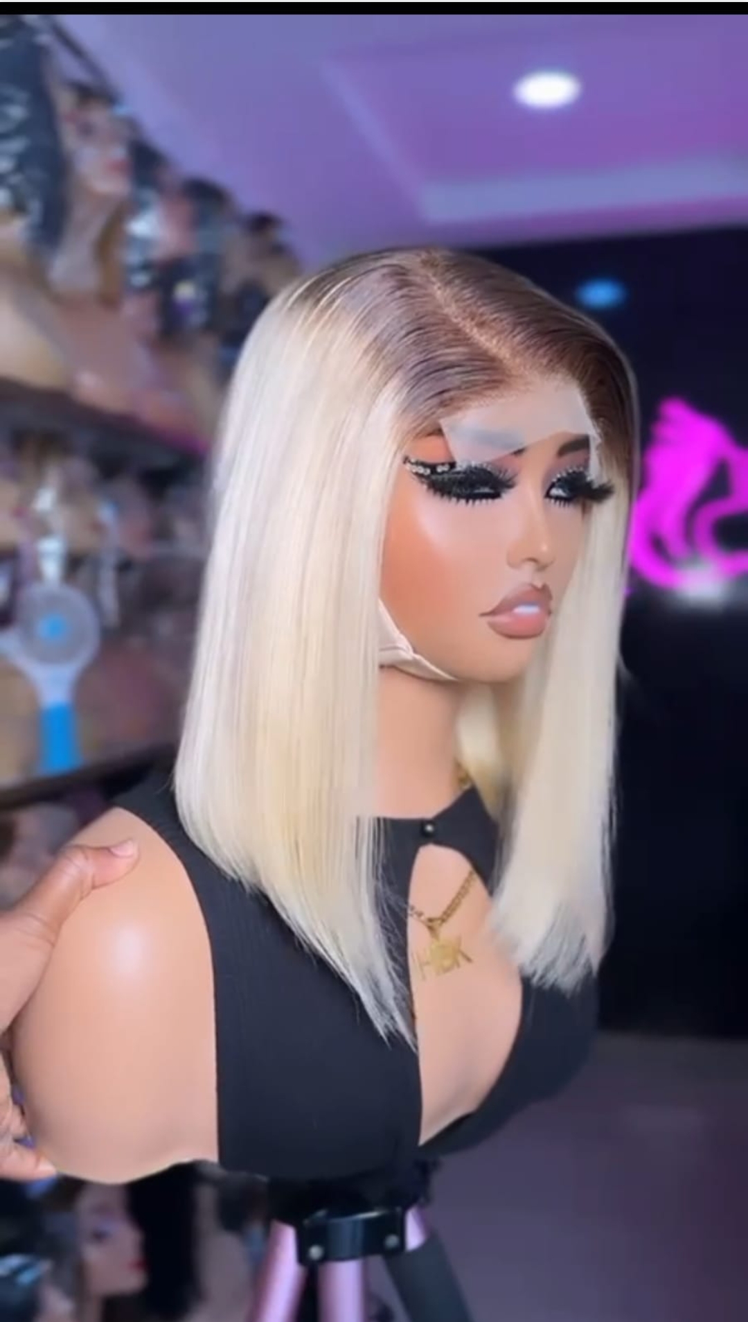 BD 051 4*4 FULL CLOSURE BOB WIG IN T/BLONDE